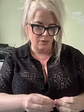 Snapshot of curvy-Ruby-Uk chatting on January 2025 02:57:01 PM curvy-Ruby-Uk online show from January 2025 02:57:01 PM