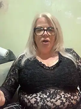 Snapshot of curvy-Ruby-Uk chatting on January 2025 09:10:01 PM curvy-Ruby-Uk online show from January 2025 09:10:01 PM