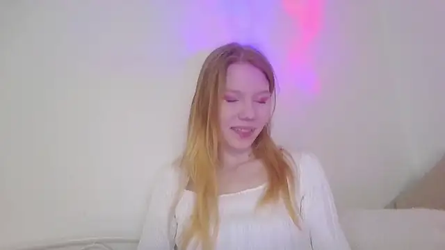 Esme Runn online show from February 2025 08:20:01 AM