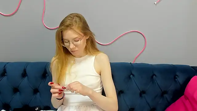 Esme Runn online show from March 2025 10:17:01 AM