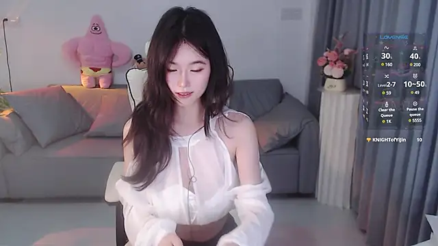 Snapshot of YiJin-a chatting on December 2024 01:44:01 PM YiJin-a online show from December 2024 01:44:01 PM