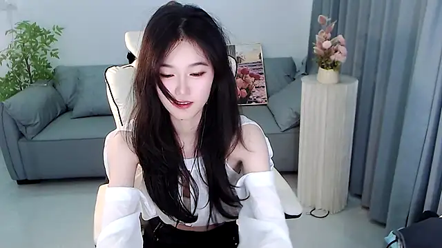 Snapshot of YiJin-a chatting on January 2025 02:25:01 PM YiJin-a online show from January 2025 02:25:01 PM