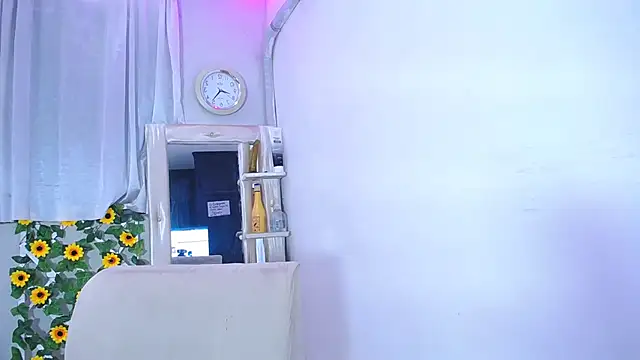 Snapshot of alaia_03 chatting on December 2024 03:28:02 PM alaia 03 online show from December 2024 03:28:02 PM