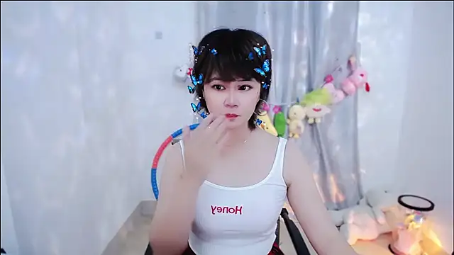 Snapshot of Fan_ting chatting on October 2025 11:27:02 PM Fan ting online show from October 2025 11:27:02 PM