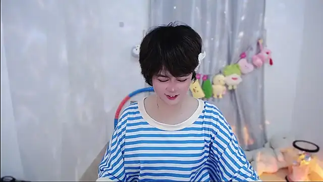 Snapshot of Fan_ting chatting on October 2025 02:01:02 AM Fan ting online show from October 2025 02:01:02 AM