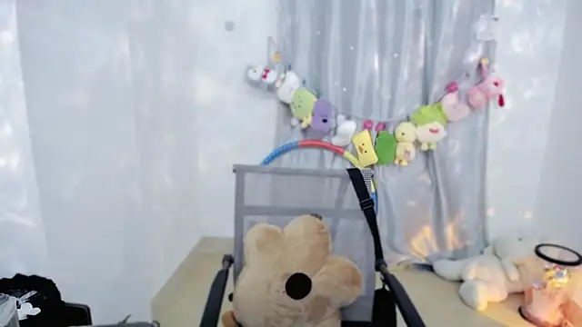 Snapshot of Fan_ting chatting on December 2025 02:43:02 AM Fan ting online show from December 2025 02:43:02 AM