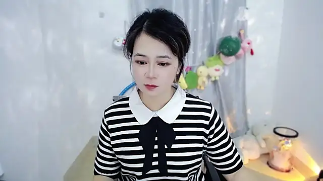 Snapshot of Fan_ting chatting on December 2025 02:50:01 AM Fan ting online show from December 2025 02:50:01 AM