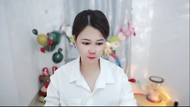 Snapshot of Fan_ting chatting on February 2026 11:30:02 AM Fan ting online show from February 2026 11:30:02 AM