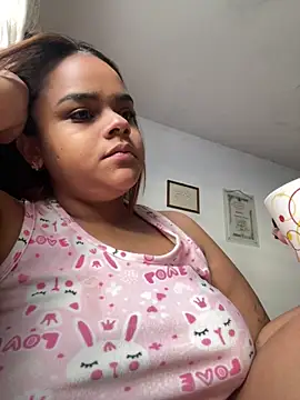 Snapshot of Evabigass chatting on March 2026 12:00:01 PM Evabigass online show from March 2026 12:00:01 PM