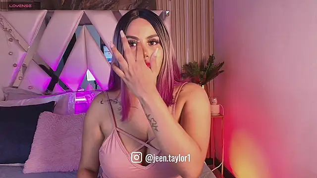 Snapshot of Jeen_Taylor chatting on October 2025 01:45:01 PM Jeen Taylor online show from October 2025 01:45:01 PM