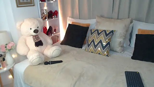 AnnaRouge online show from April 2026 01:36:01 AM