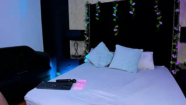 RoxieJackson online show from November 2025 11:51:02 AM