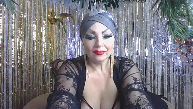 Snapshot of Izabella_gold chatting on December 2024 04:09:01 AM Izabella gold online show from December 2024 04:09:01 AM