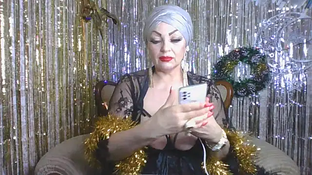 Snapshot of Izabella_gold chatting on December 2024 12:45:02 PM Izabella gold online show from December 2024 12:45:02 PM