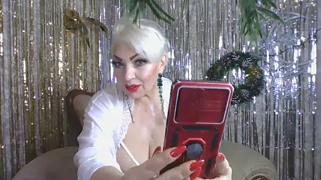 Snapshot of Izabella_gold chatting on December 2024 08:12:02 PM Izabella gold online show from December 2024 08:12:02 PM