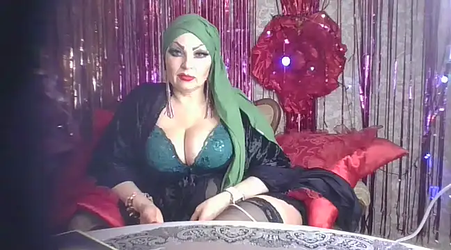 Snapshot of Izabella_gold chatting on March 2025 03:50:01 AM Izabella gold online show from March 2025 03:50:01 AM