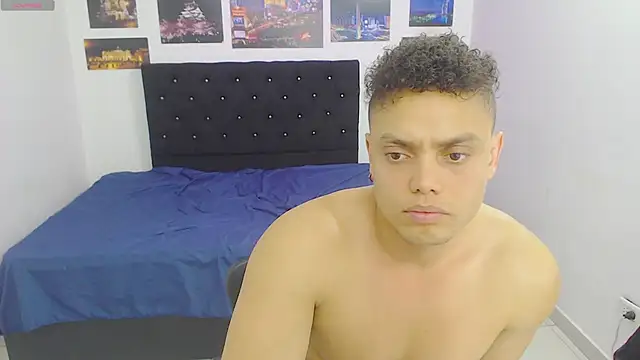 Snapshot of Booy_Hott chatting on December 2024 06:37:02 PM Booy Hott online show from December 2024 06:37:02 PM