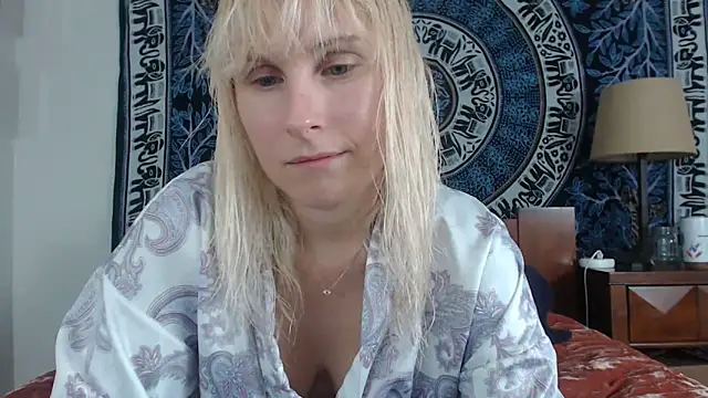 Snapshot of Cutikatxoxo chatting on December 2024 02:08:02 AM Cutikatxoxo online show from December 2024 02:08:02 AM