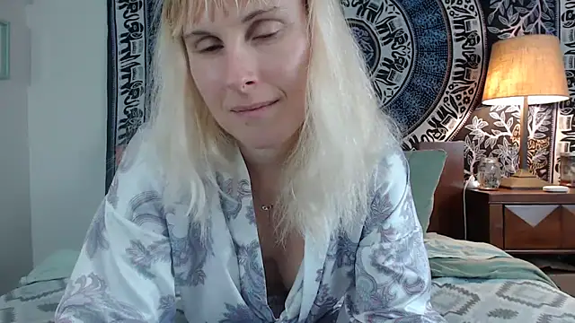 Snapshot of Cutikatxoxo chatting on January 2025 02:11:02 AM Cutikatxoxo online show from January 2025 02:11:02 AM