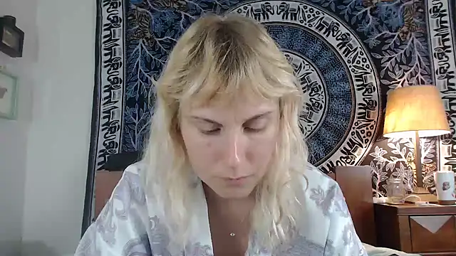 Snapshot of Cutikatxoxo chatting on January 2025 02:09:02 AM Cutikatxoxo online show from January 2025 02:09:02 AM