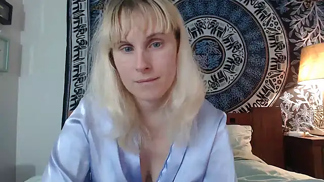 Snapshot of Cutikatxoxo chatting on January 2025 02:06:02 AM Cutikatxoxo online show from January 2025 02:06:02 AM