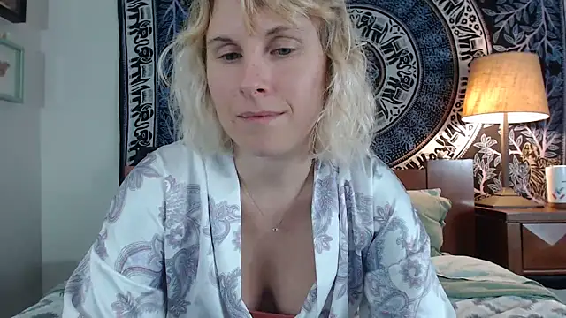 Snapshot of Cutikatxoxo chatting on February 2025 02:14:01 AM Cutikatxoxo online show from February 2025 02:14:01 AM
