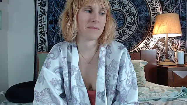 Snapshot of Cutikatxoxo chatting on February 2025 02:40:01 AM Cutikatxoxo online show from February 2025 02:40:01 AM
