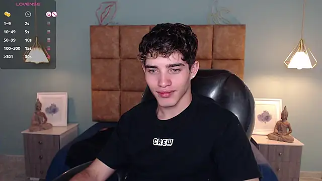 AlejooTwink online show from December 2024 09:27:01 PM