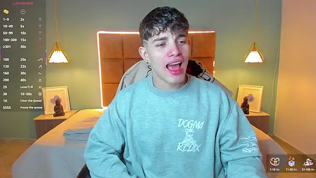 AlejooTwink online show from October 2025 01:59:01 AM