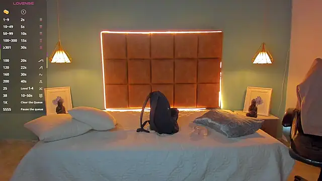 AlejooTwink online show from October 2025 08:47:02 AM