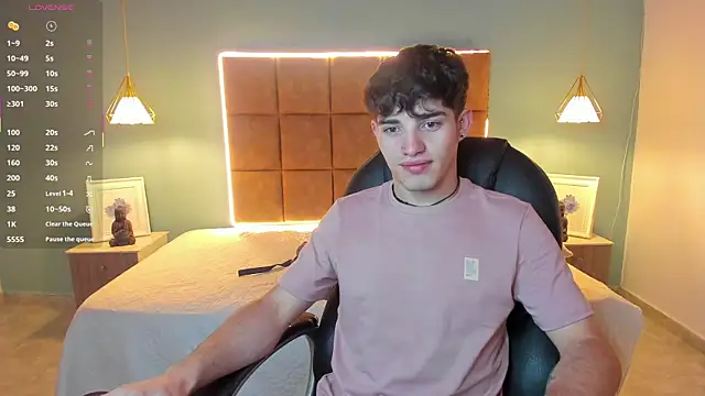 AlejooTwink online show from October 2025 12:52:02 AM