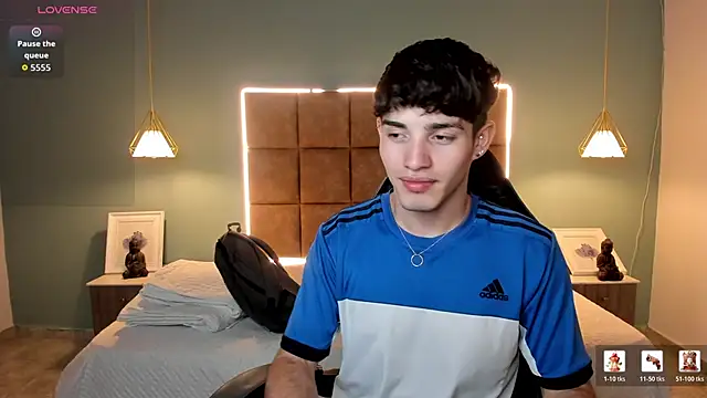 AlejooTwink online show from May 2026 03:55:02 AM
