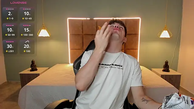AlejooTwink online show from June 2026 01:16:02 AM