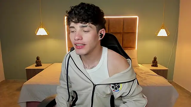 AlejooTwink online show from June 2026 03:38:02 AM