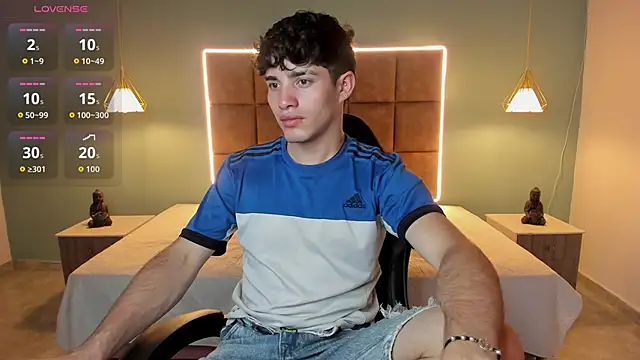 AlejooTwink online show from June 2026 12:08:02 AM