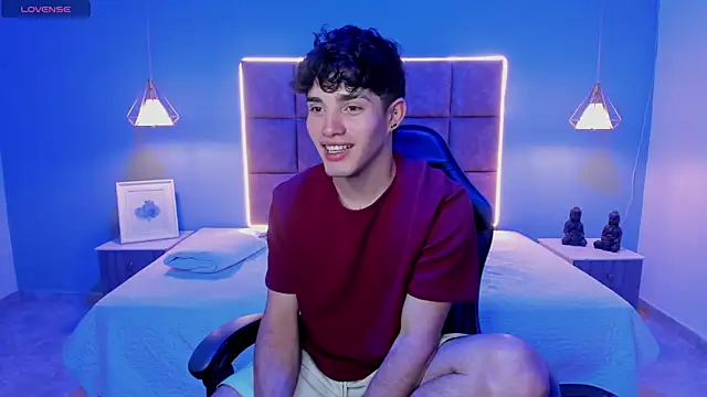 AlejooTwink online show from July 2026 05:13:01 AM