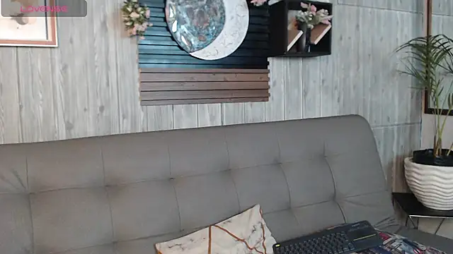 Layla 707 online show from November 2025 09:06:01 PM