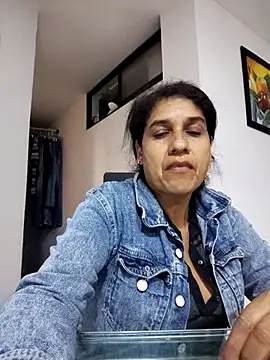 siri duque online show from February 2025 10:03:01 PM