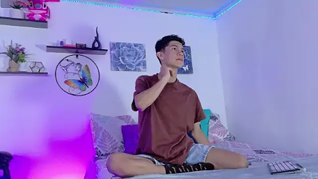 Snapshot of Noah_tyler_ chatting on October 2025 10:29:02 PM Noah tyler  online show from October 2025 10:29:02 PM