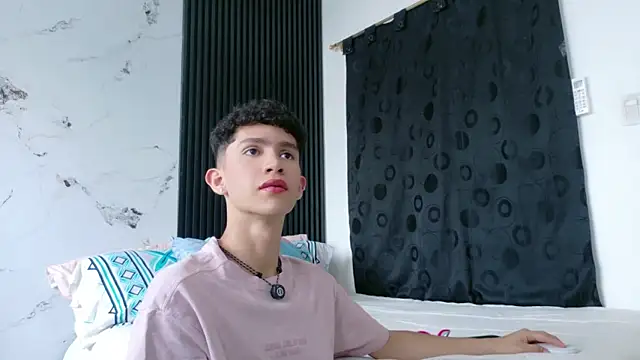 Snapshot of Noah_tyler_ chatting on February 2026 07:04:02 PM Noah tyler online show from February 2026 07:04:02 PM