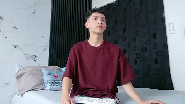 Snapshot of Noah_tyler_ chatting on March 2026 06:01:01 PM Noah tyler online show from March 2026 06:01:01 PM