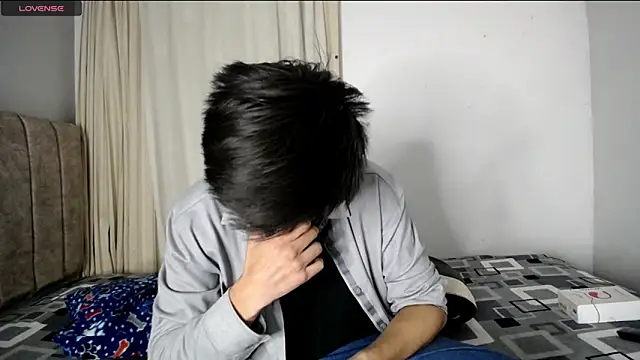 Yellowpokemon23 online show from November 2025 03:16:02 AM