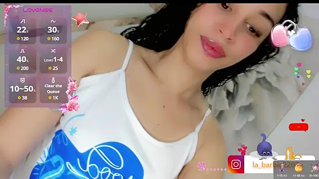 Snapshot of barbiedolls_x chatting on March 2025 09:04:02 AM barbiedolls x online show from March 2025 09:04:02 AM