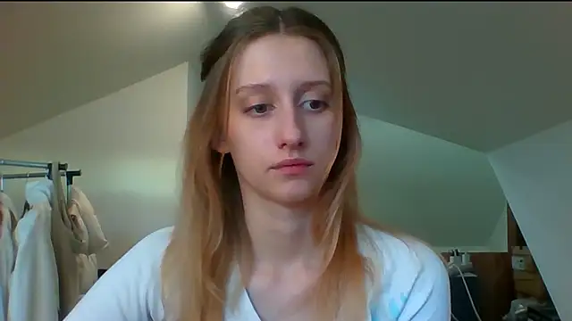 Snapshot of LUNA_delight chatting on January 2025 08:10:02 AM LUNA delight online show from January 2025 08:10:02 AM