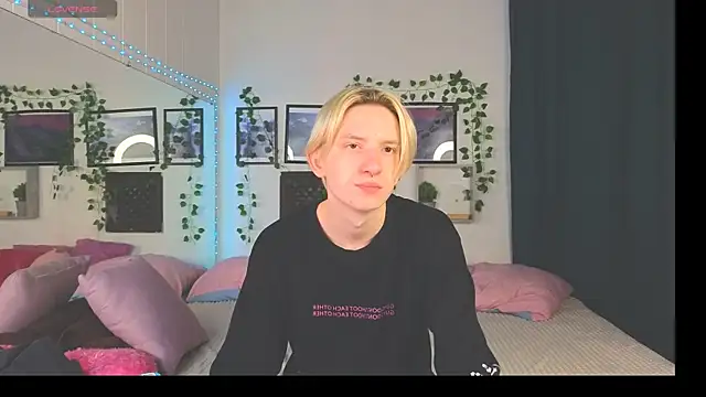 Ron Vils online show from December 2024 03:00:01 AM