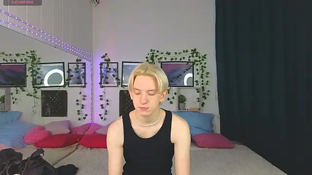 Ron Vils online show from December 2024 03:58:02 AM