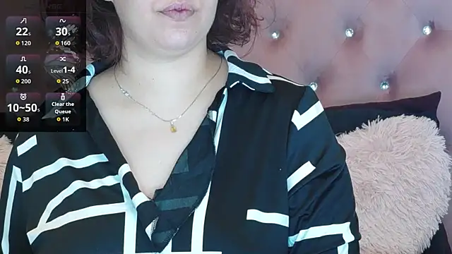 Snapshot of SophiaStarr chatting on October 2025 06:48:01 PM SophiaStarr online show from October 2025 06:48:01 PM