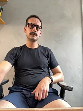 Snapshot of Superdad chatting on October 2025 01:44:01 PM Superdad online show from October 2025 01:44:01 PM