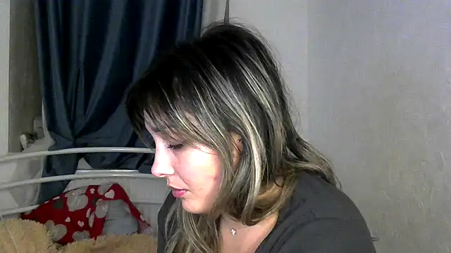 Snapshot of Iskor_ka chatting on November 2025 10:09:01 PM Iskor ka online show from November 2025 10:09:01 PM