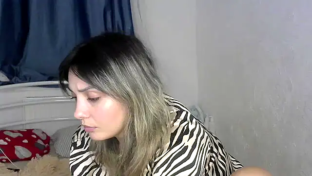 Snapshot of Iskor_ka chatting on December 2025 08:39:01 PM Iskor ka online show from December 2025 08:39:01 PM